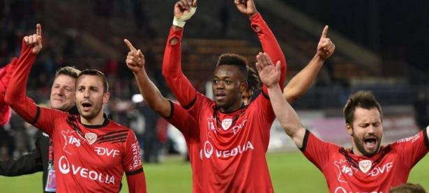 三亿体育体育课程-波尔多主场击败圣埃蒂安，实现胜利