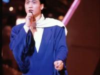 三亿体育体育课程-斯图加特新秀崭露头角，年轻球员表现耀眼，引人瞩目的简单介绍