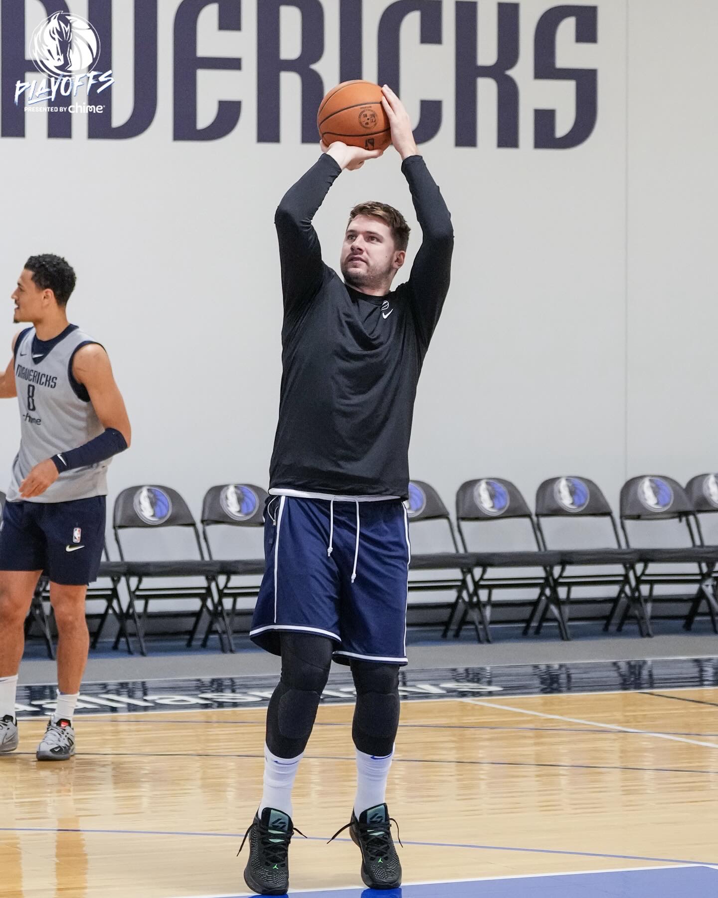 NBA球队备战总决赛，独行侠队斗志昂扬