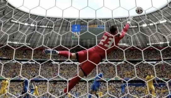 强队遭遇意外失利，排名受到影响