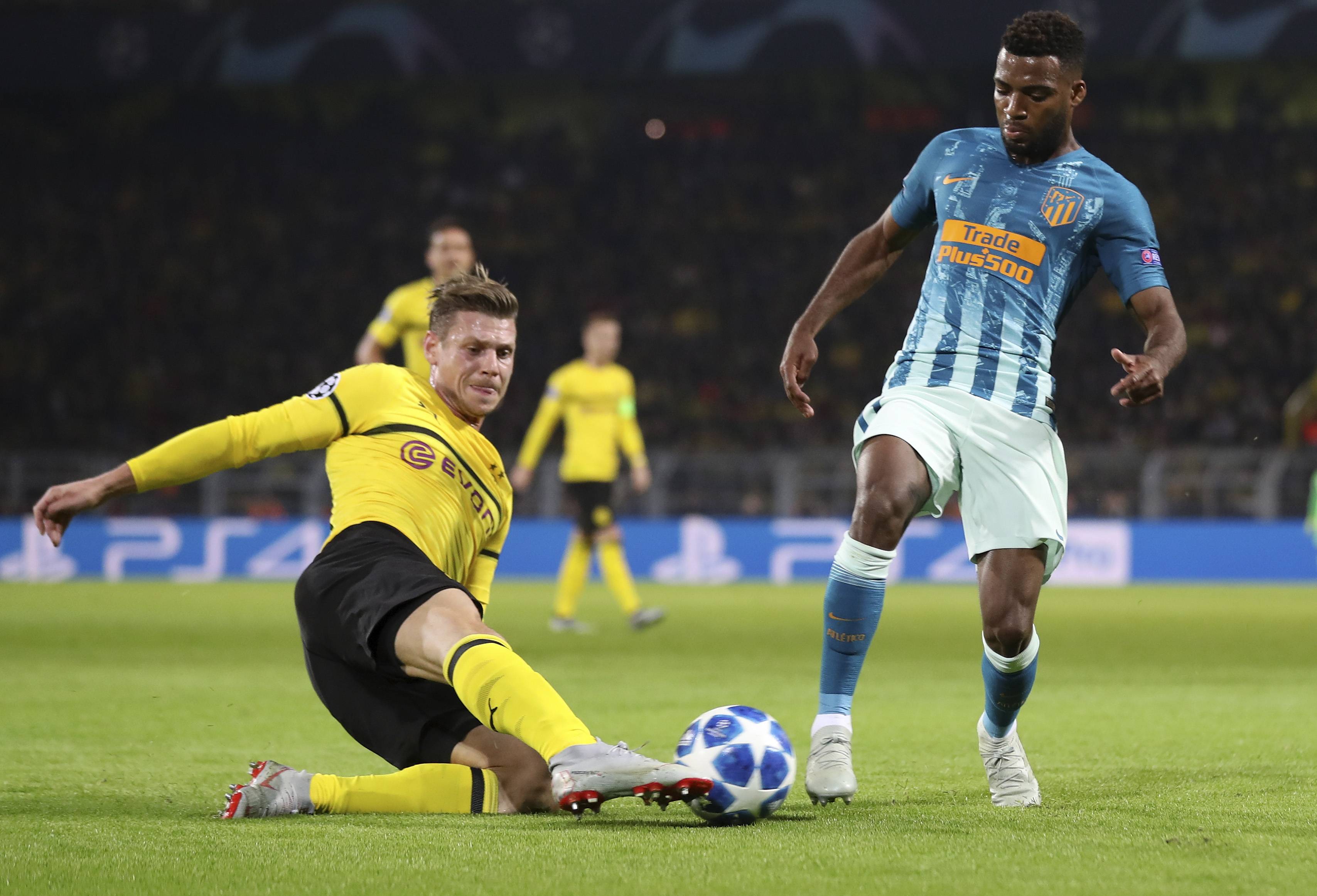 马德里竞技遭遇惨败,需调整战术策略 马德里竞技遭遇惨败,需调整战术策略