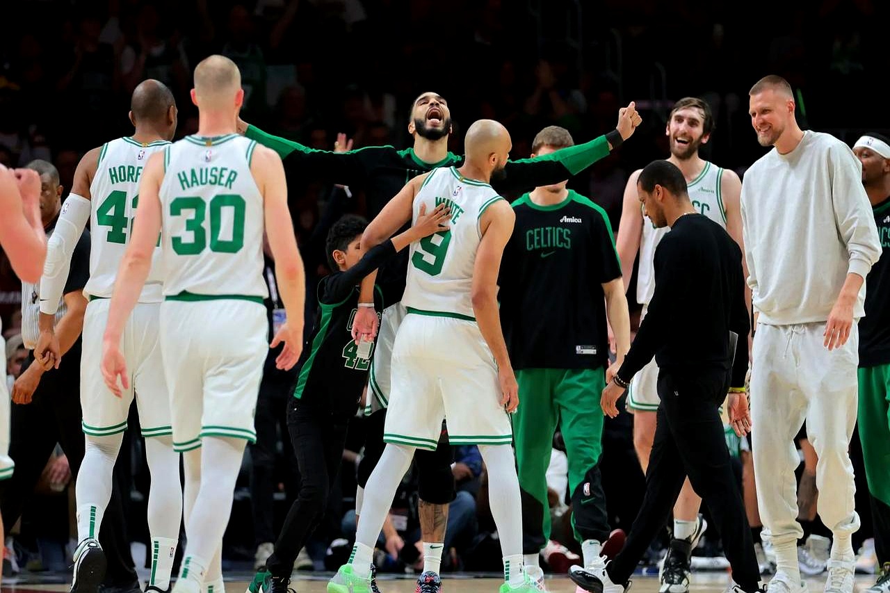 凯尔特人火力全开，大胜对手赢球