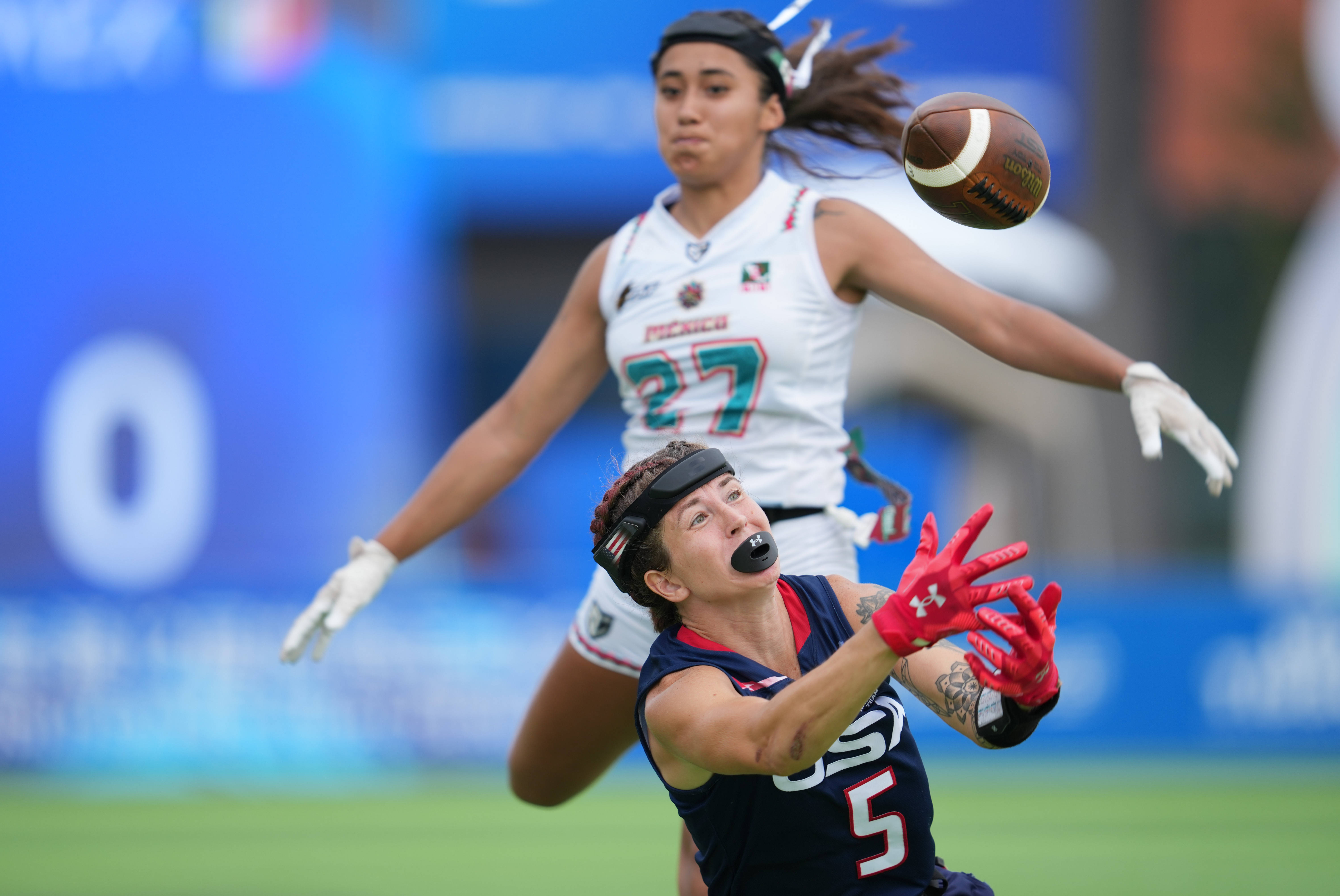 墨西哥男子橄榄球队赢得激烈对决，取得胜利的简单介绍