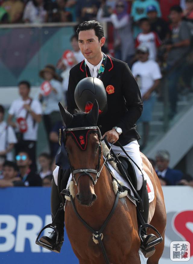 斯洛伐克选手突破障碍，获得马术铜牌的简单介绍