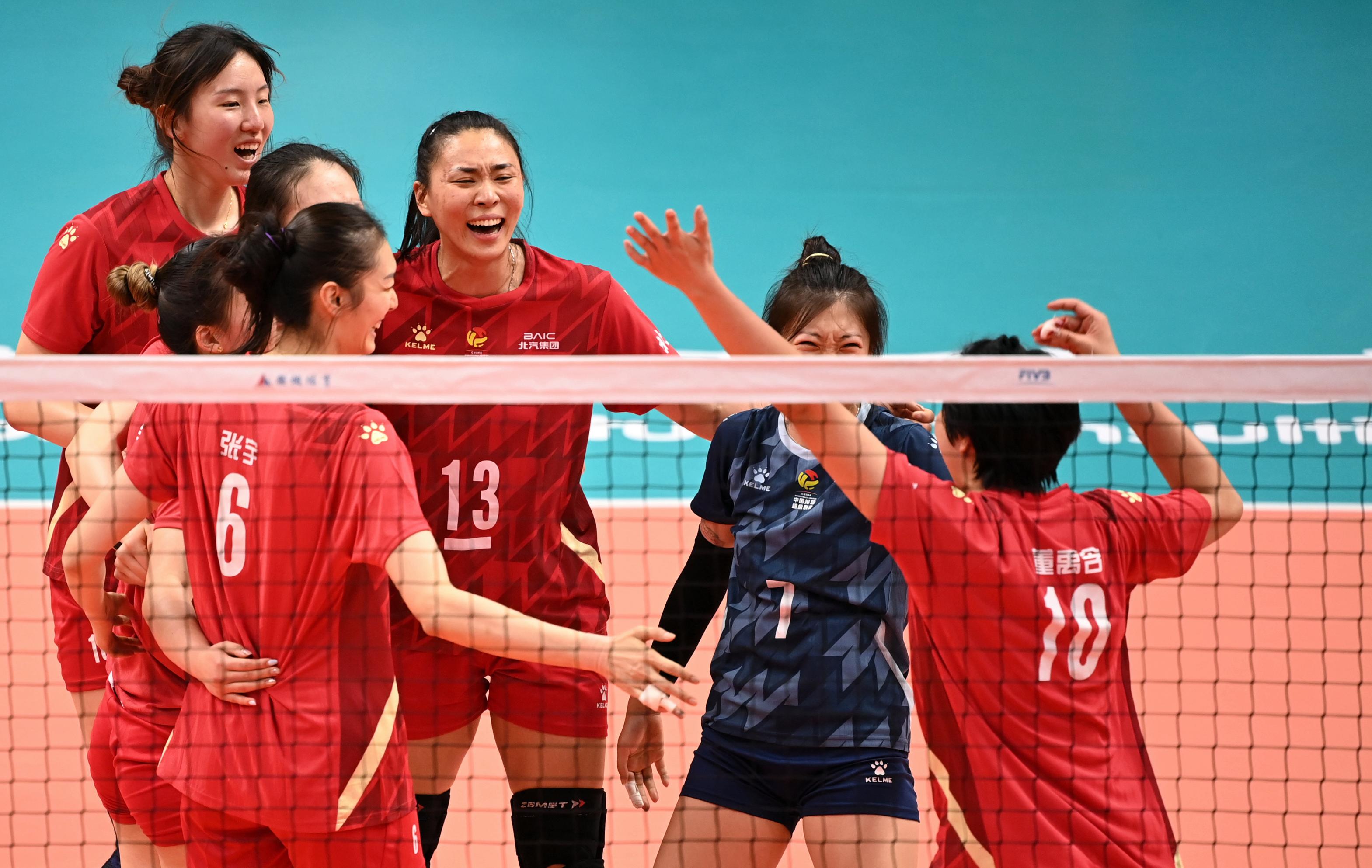 关键时刻球员挺身而出，为球队锁定胜利的简单介绍