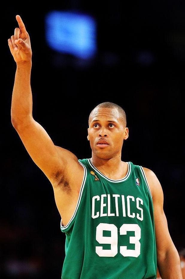 凯尔特人老将表现稳定,为球队贡献不可或缺力量的简单介绍 凯尔特人老将表现稳定,为球队贡献不可或缺力量的简单介绍